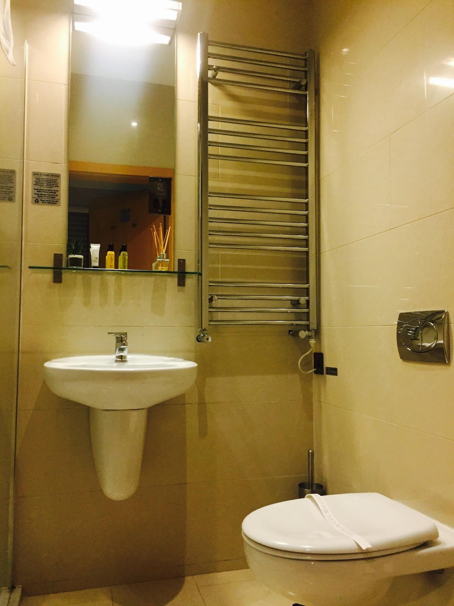 Homestay Hotel Heathrow Хаунслоу Экстерьер фото
