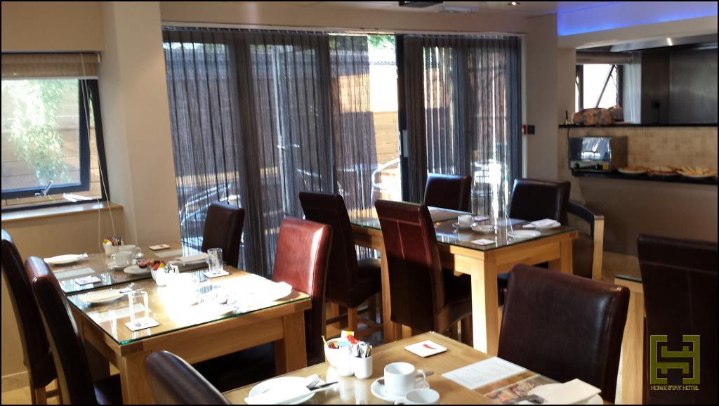 Homestay Hotel Heathrow Хаунслоу Экстерьер фото
