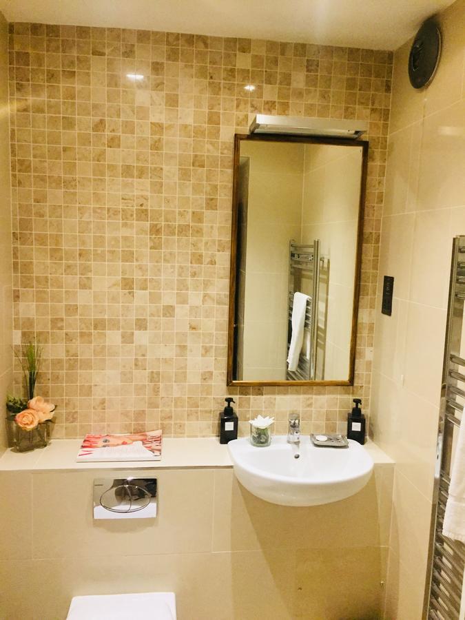 Homestay Hotel Heathrow Хаунслоу Экстерьер фото