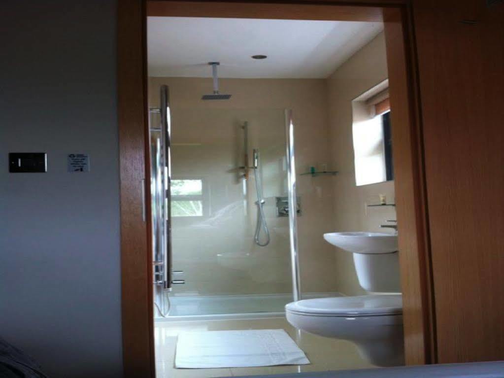 Homestay Hotel Heathrow Хаунслоу Экстерьер фото